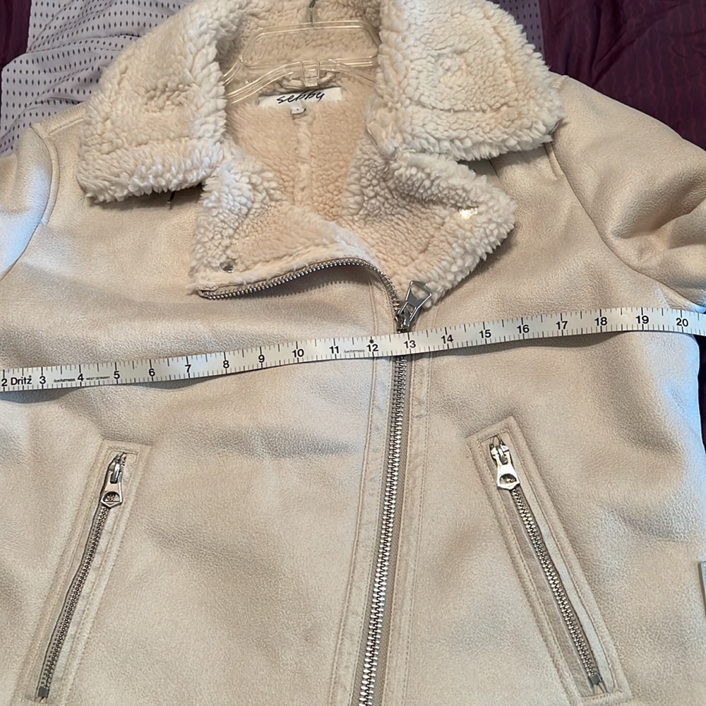 Sebby cream color faux suede Sherpa jacket. Women’s size Large. New with tags - Picture 7 of 10